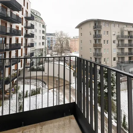 Apartment Spychalskiego - Parking, Balcony, Air Con - By Rentujemy Posen